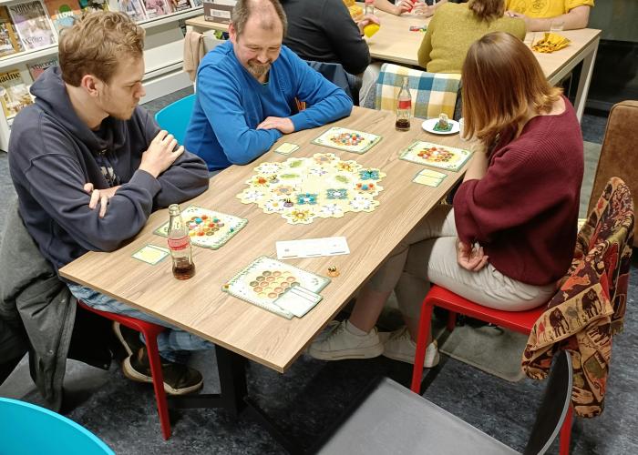 Spelletjesavonden in de bib © Lokaal bestuur Rijkevorsel