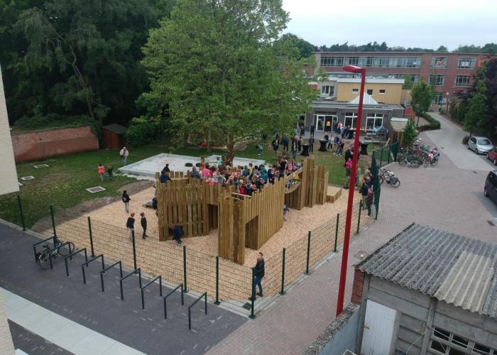 Studenten Thomas More bouwen originele speeltuigen voor de Kinderclub