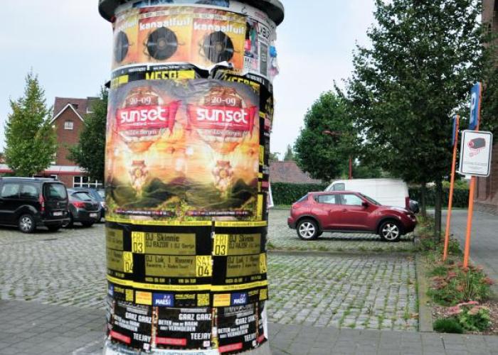 Lichtkrant en plakpalen