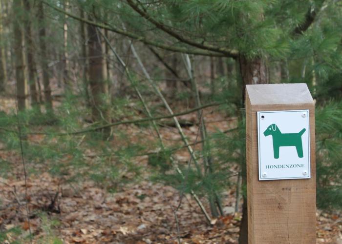 Hondenlosloopzone en speelbos in natuurdomein de Kievitsheide