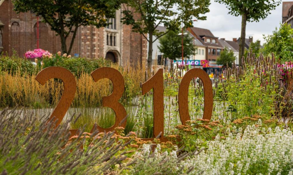 Oktober, dat is 2310-feest!